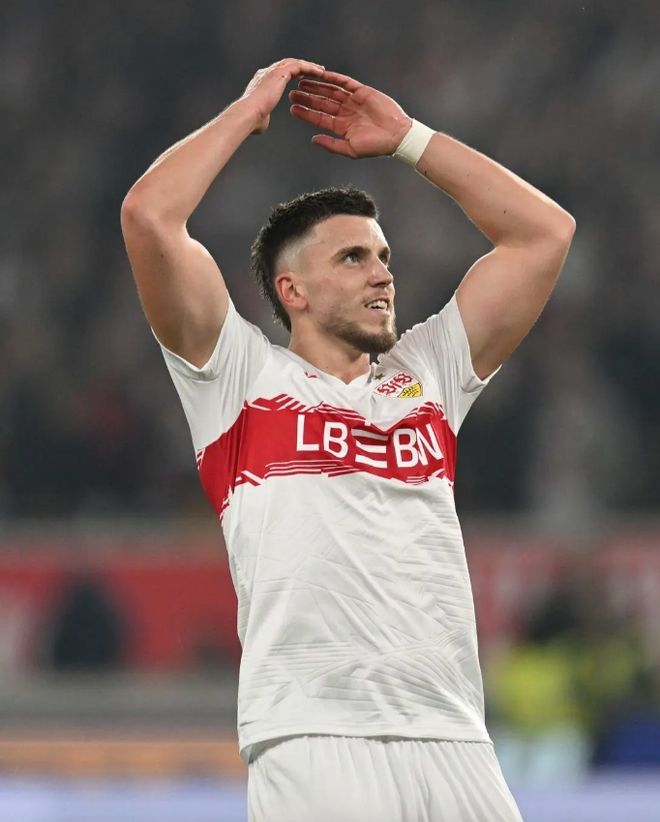 转折点！法兰克福主帅复盘，西甲今夜攻防权衡，压力陡增，临场指挥获称赞(德甲联赛盘路特点和投注策略第十五章解析)-开云APP